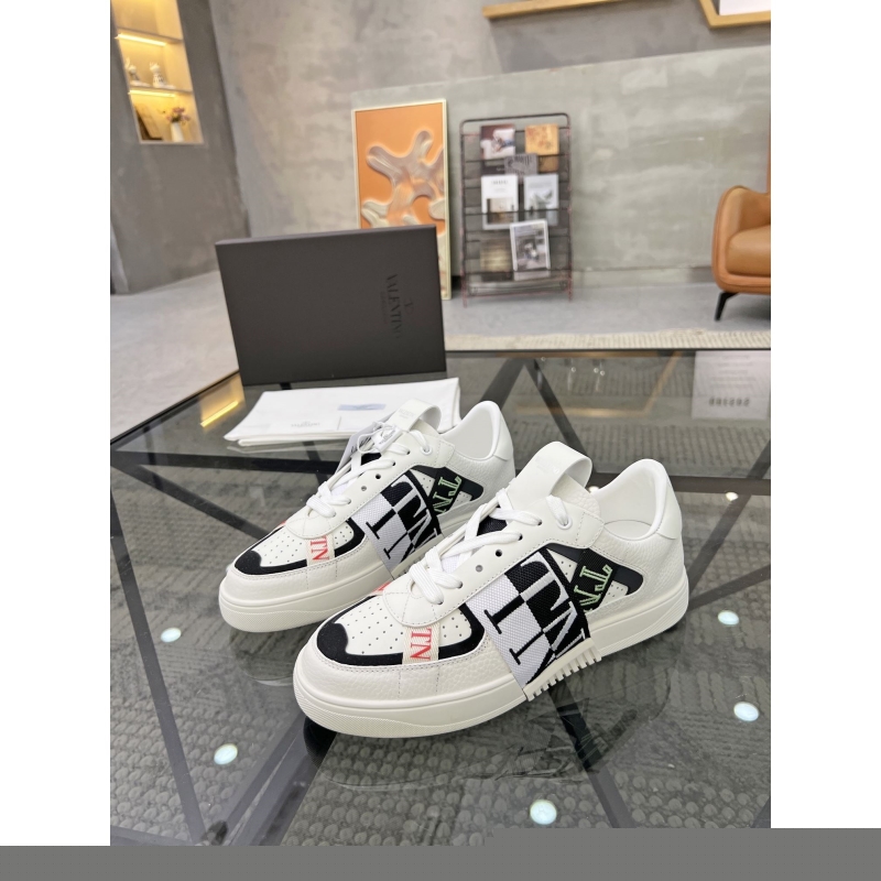 H**mes sneakers